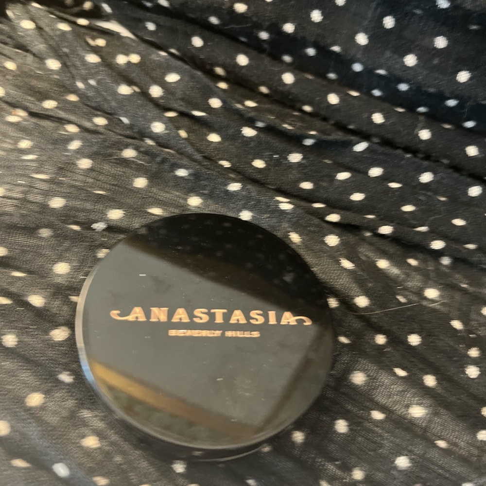 Gently used Anastasia So Hollywood Highlighter. - Picture 3 of 4